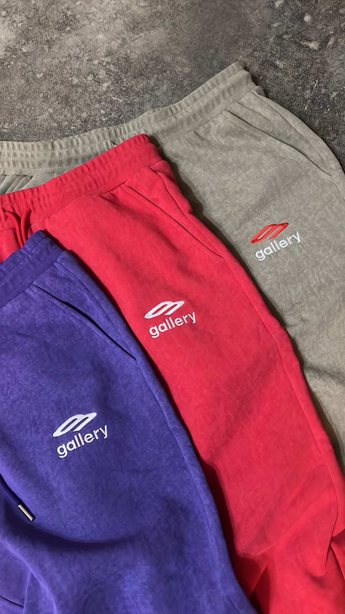 “GRAPE” GALLERY VINTAGE SWEATS