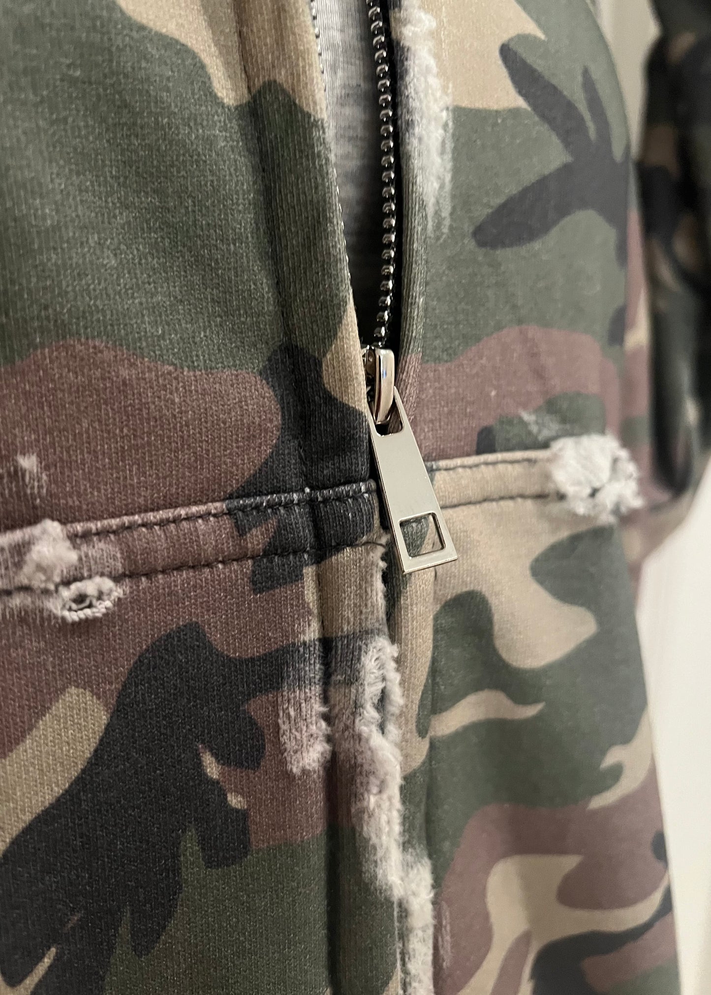 “WOODLAND” VINTAGE ZIP-UP (LIMITED)