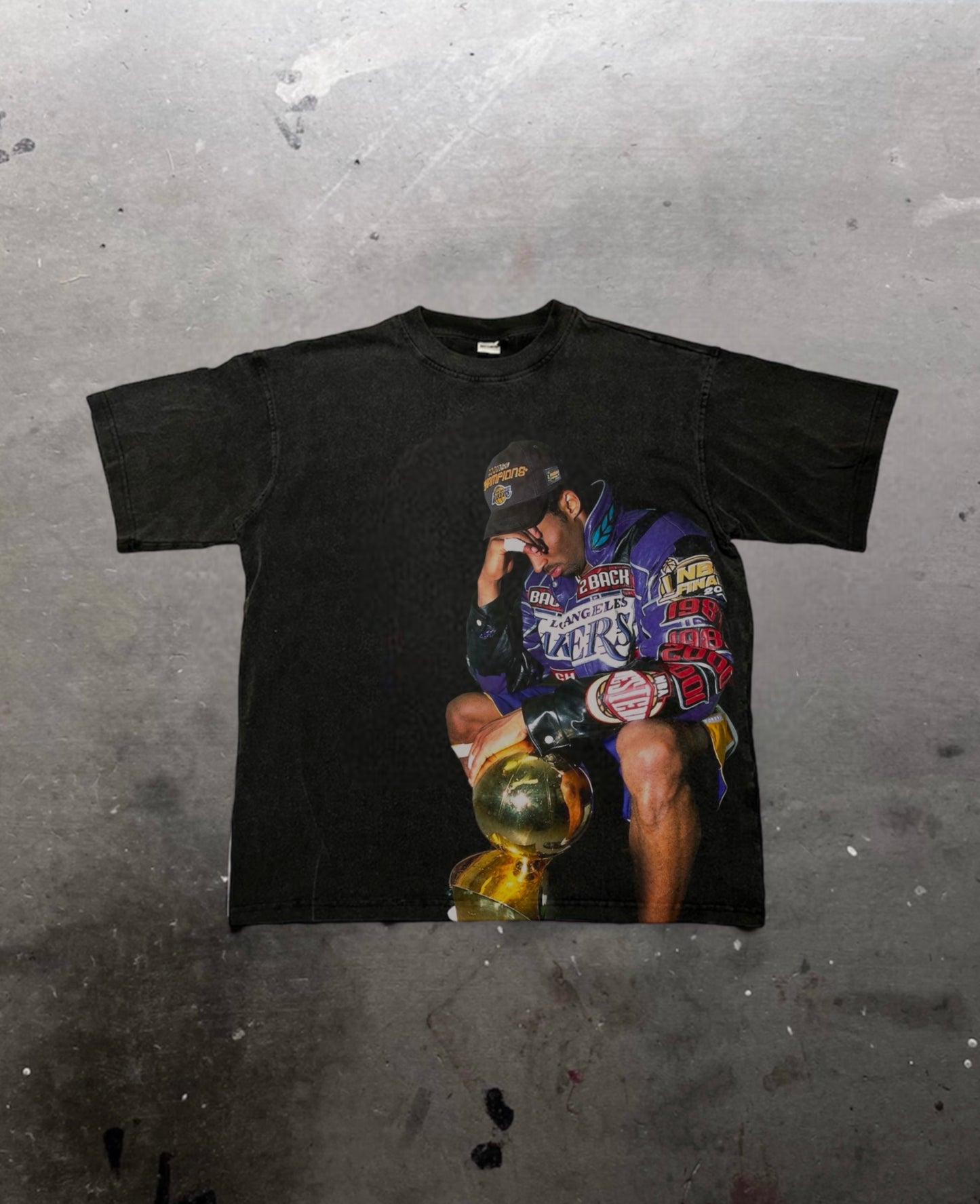 ICONIC TROPHY VINTAGE TEE