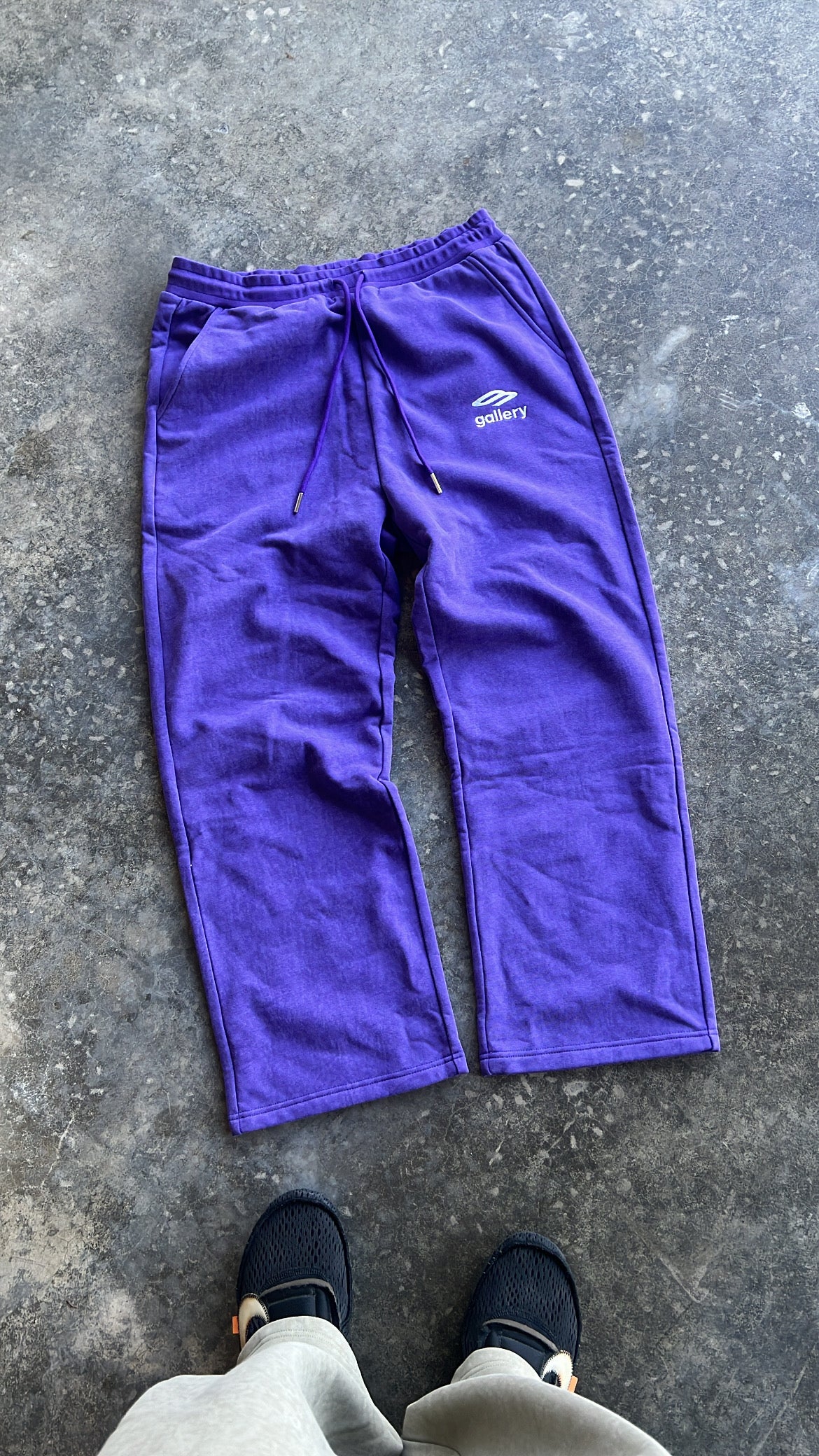 “GRAPE” GALLERY VINTAGE SWEATS