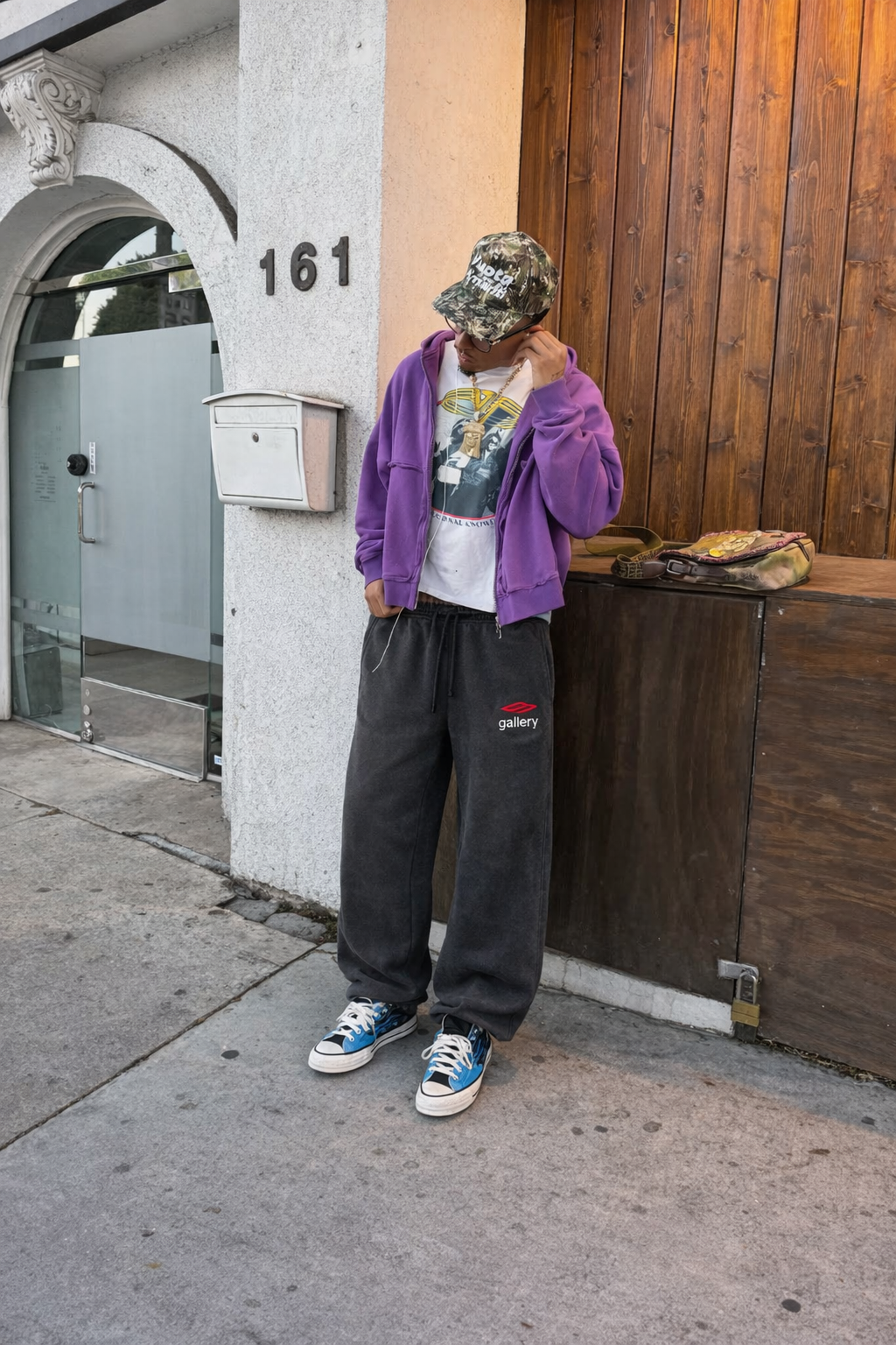 “ONYX” GALLERY VINTAGE SWEATS